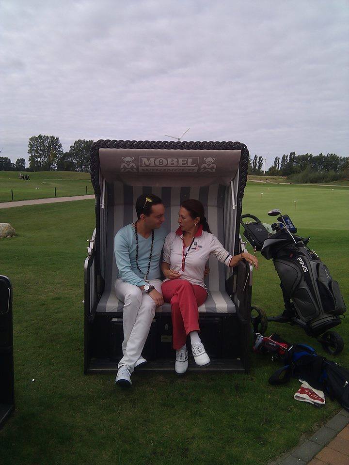 WEITBLICK-Golfturnier: Daniela Ziegler mit Julian F.M. Stoeckel